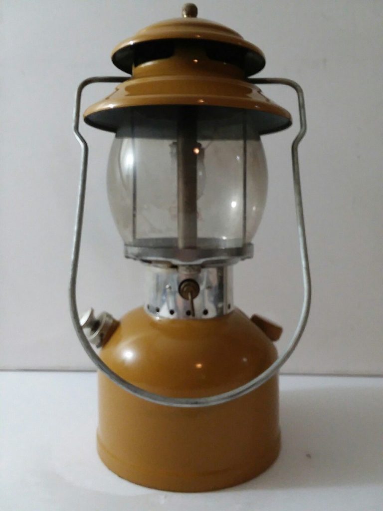 Vintage 11 1971 Coleman 200A Yellow Gold Single Mantel Lantern Pyrex Globe