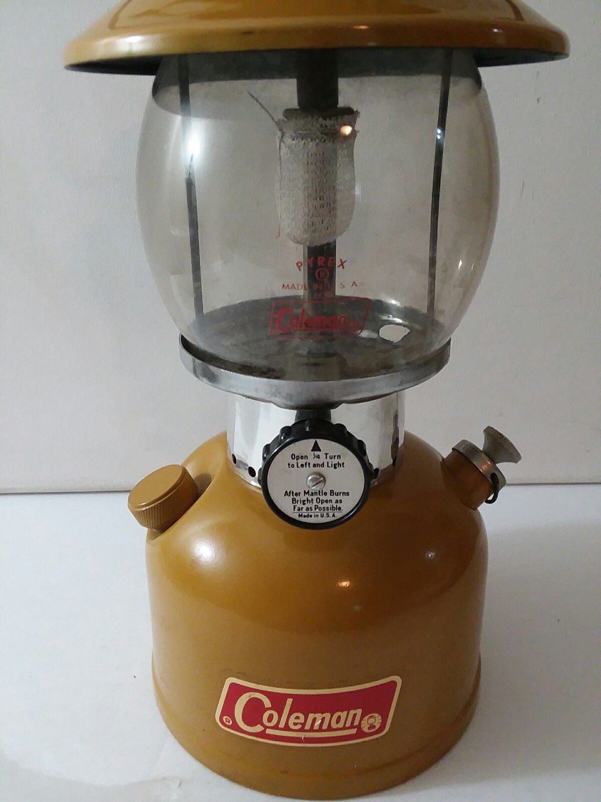 Vintage 11 1971 Coleman 200A Yellow Gold Single Mantel Lantern